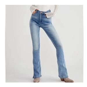 Blank NYC The Hoyt High Rise Mini Flare Jean Size 30‎